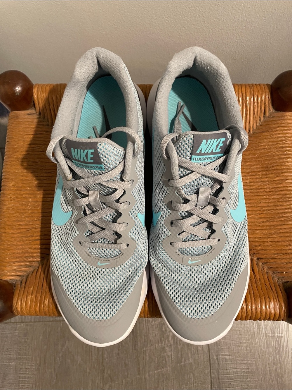 Nike Women's Light Gray and Teal Athletic Running Shoes